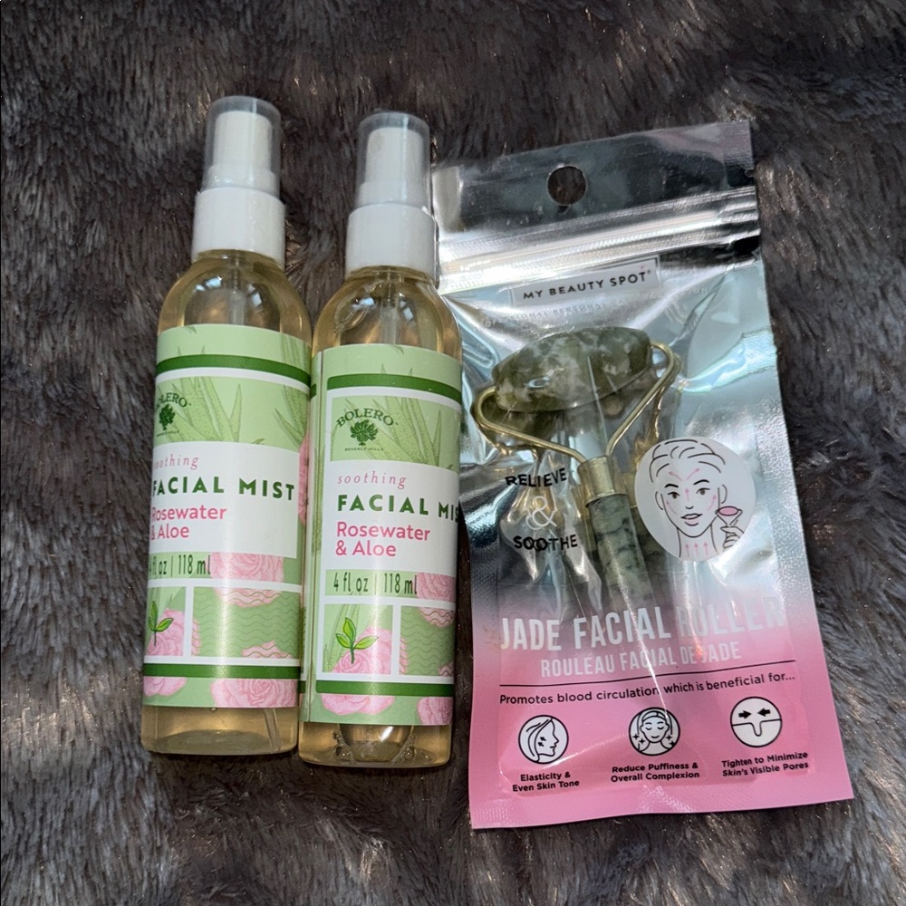 Soothing Facial Mist and Jade Roller Set - Green and Gold
